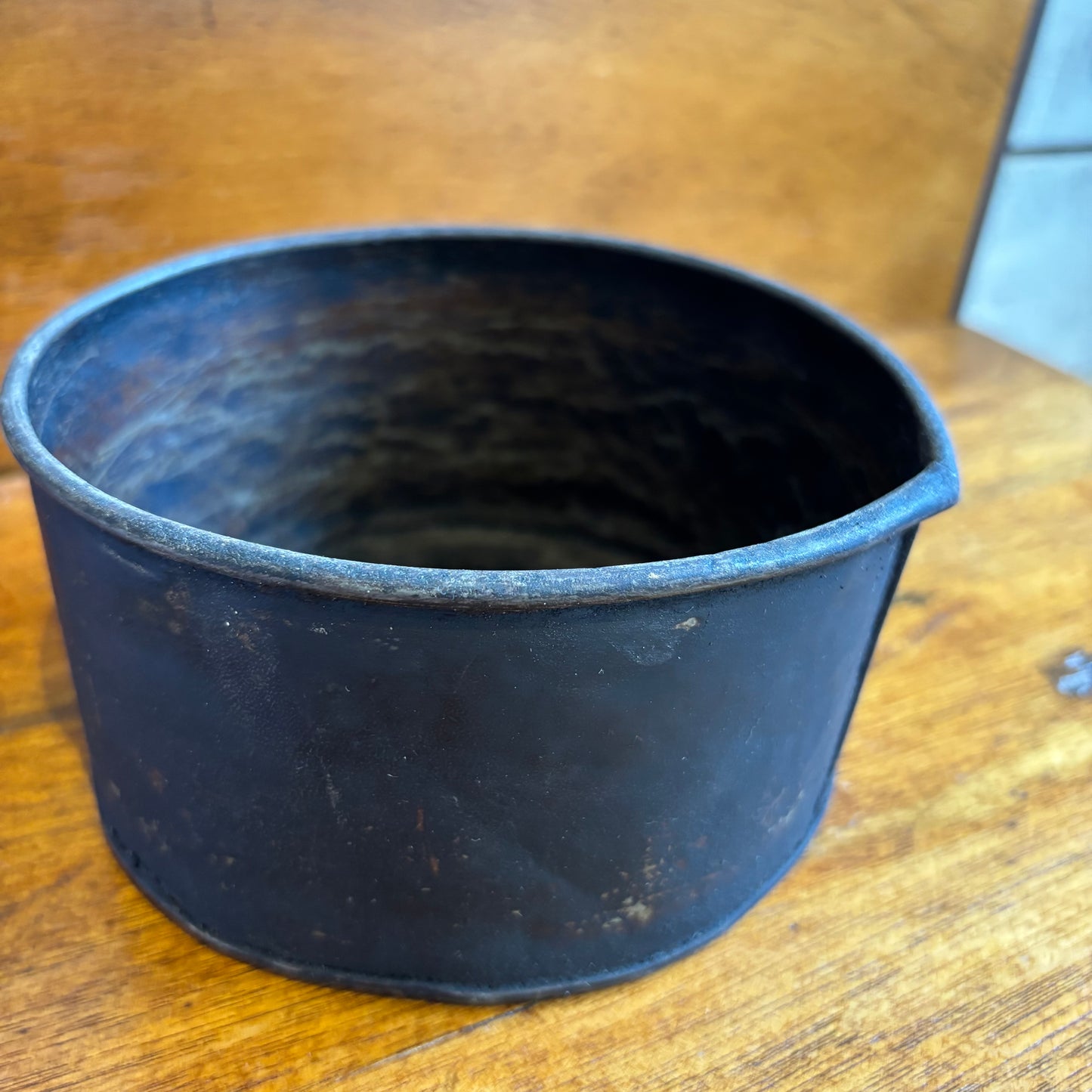 Antique Round Baking Mold - MED