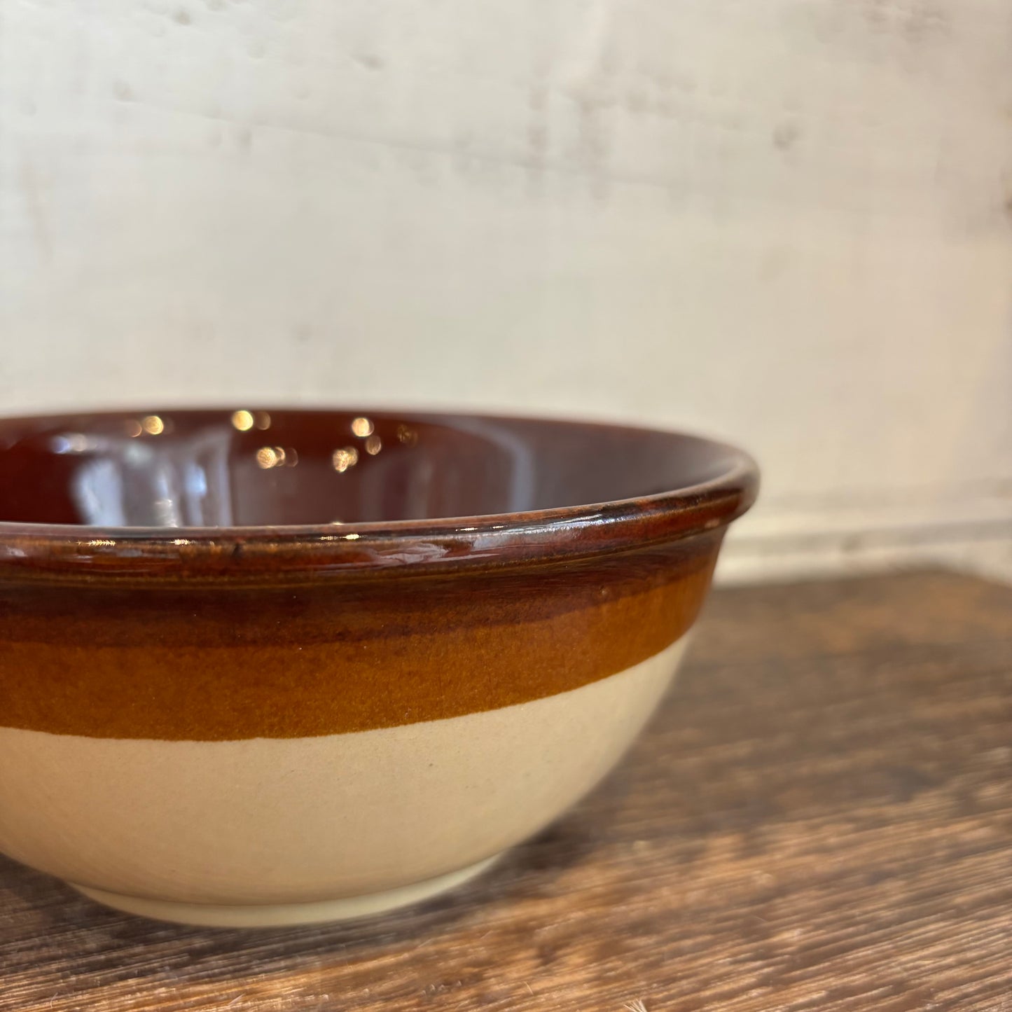 Vintage Bowl - Brown Rim/Beige Bottom