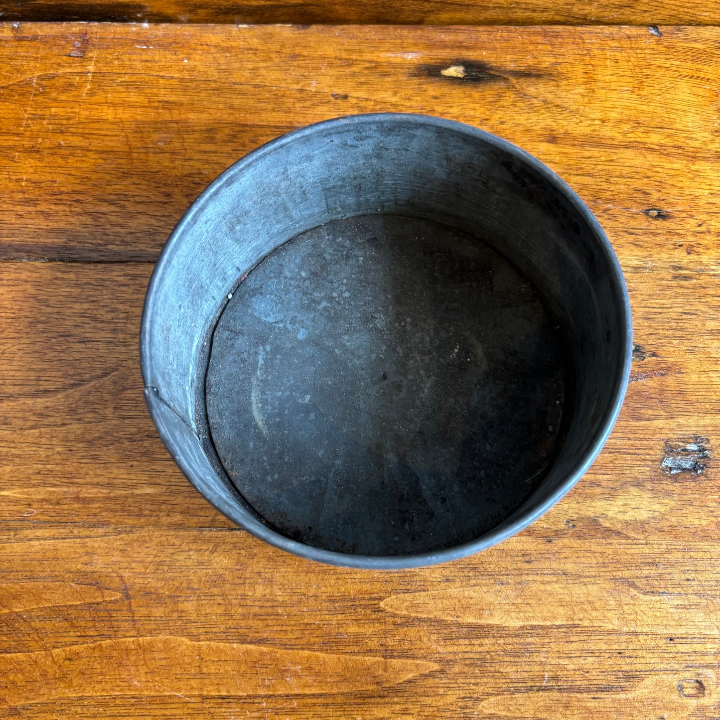 Antique Round Baking Mold - MED