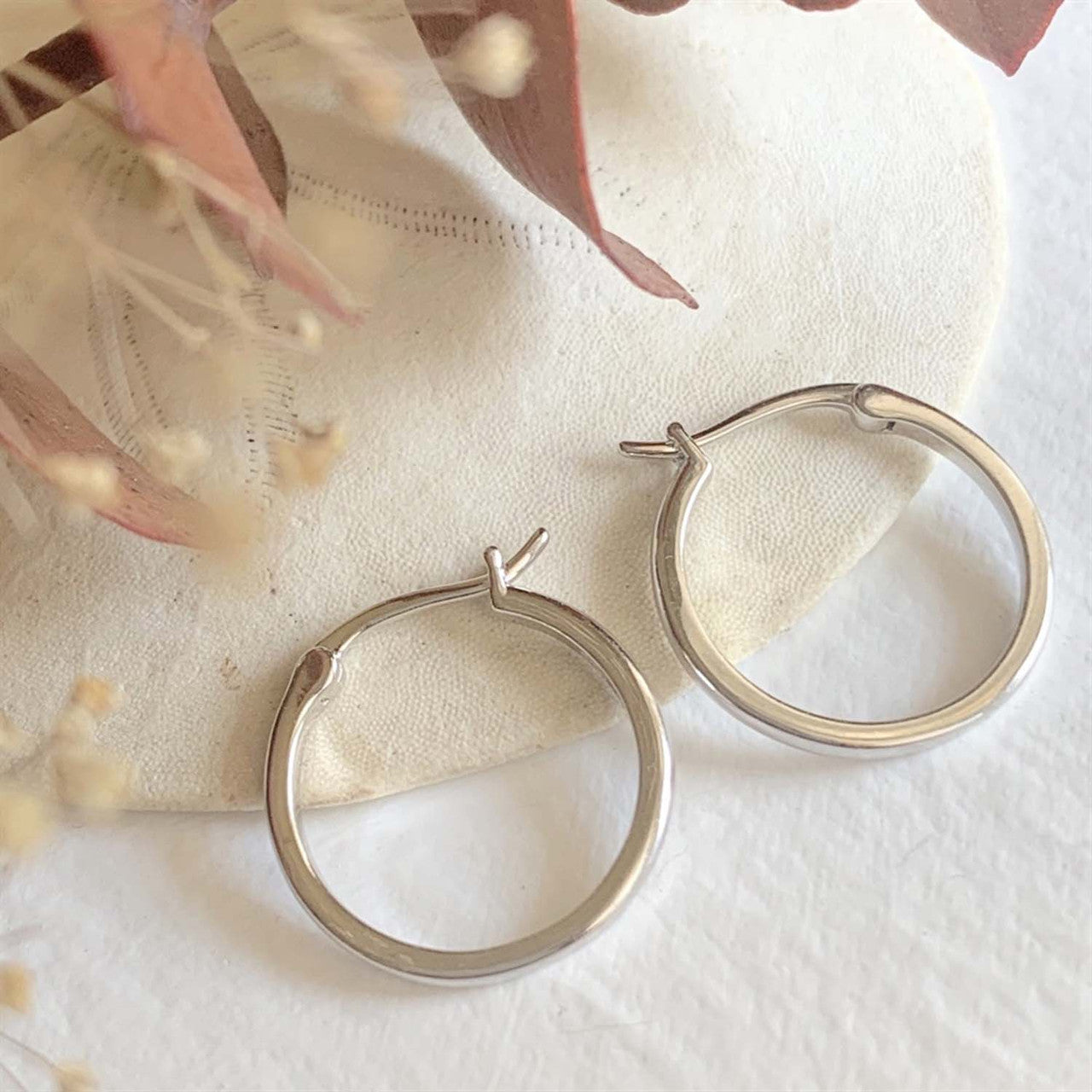 Acropolis 18mm Hoop Earring