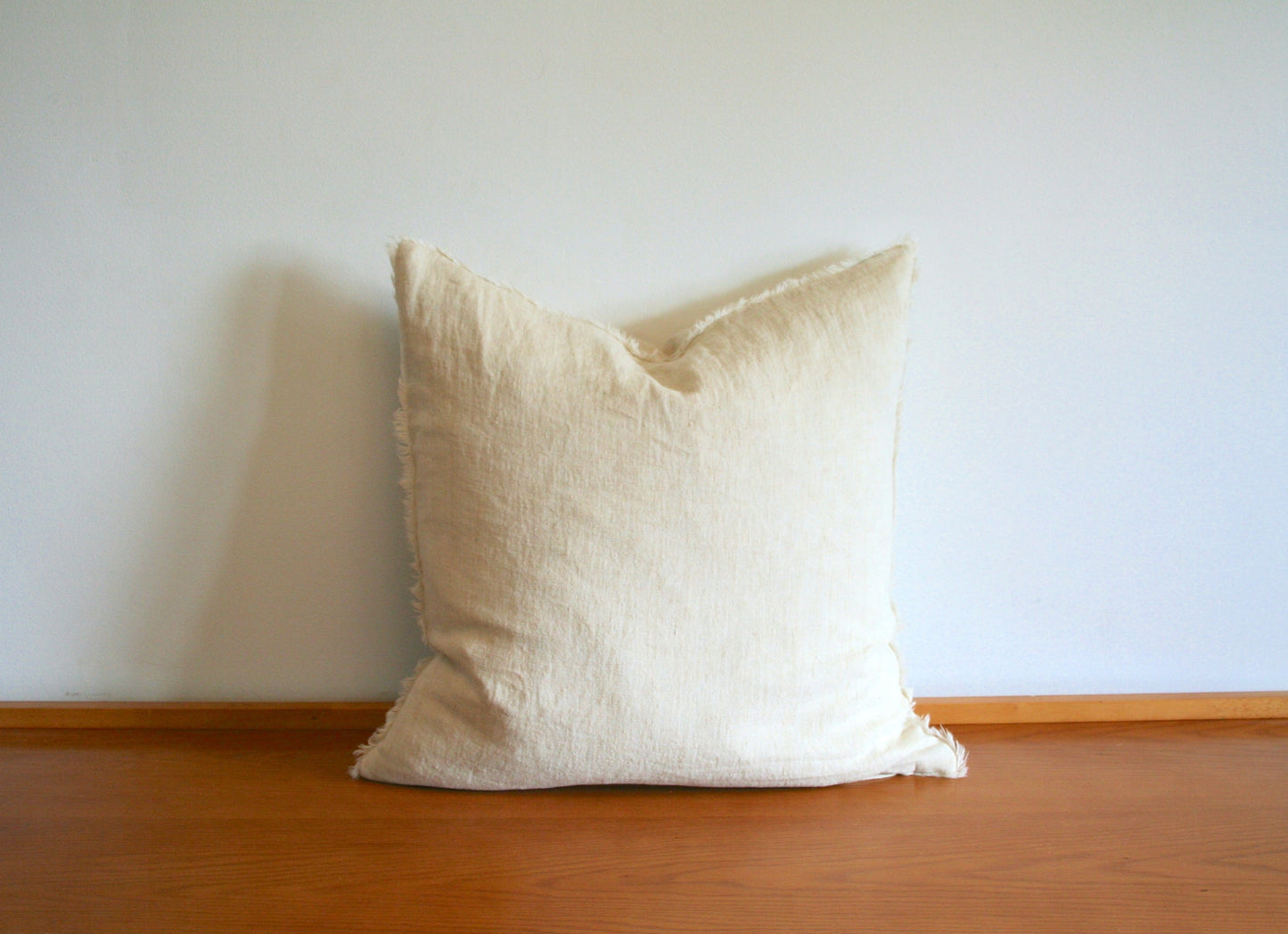 Lilith Linen Pillow - 20 x 20