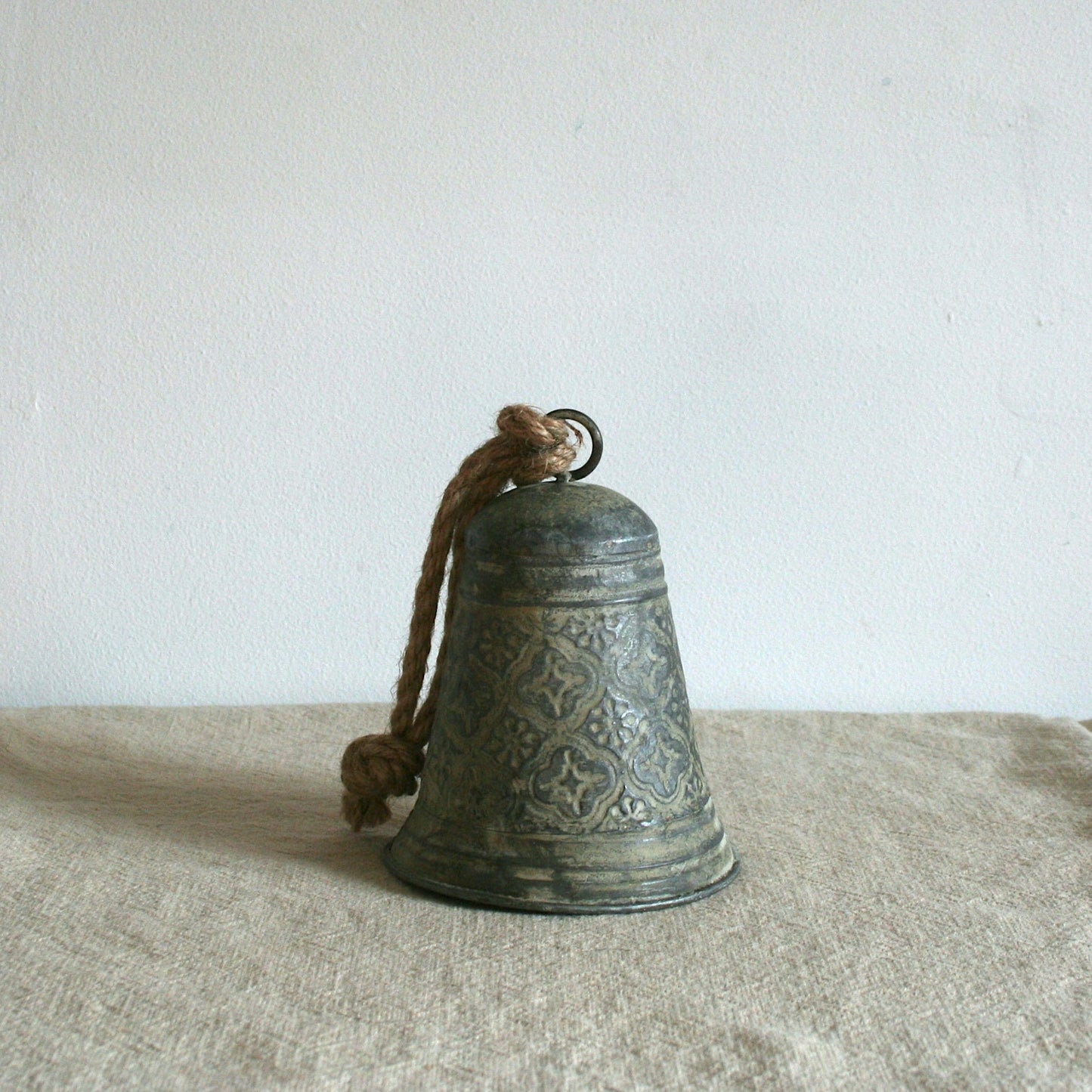 Metal Bell w Jute