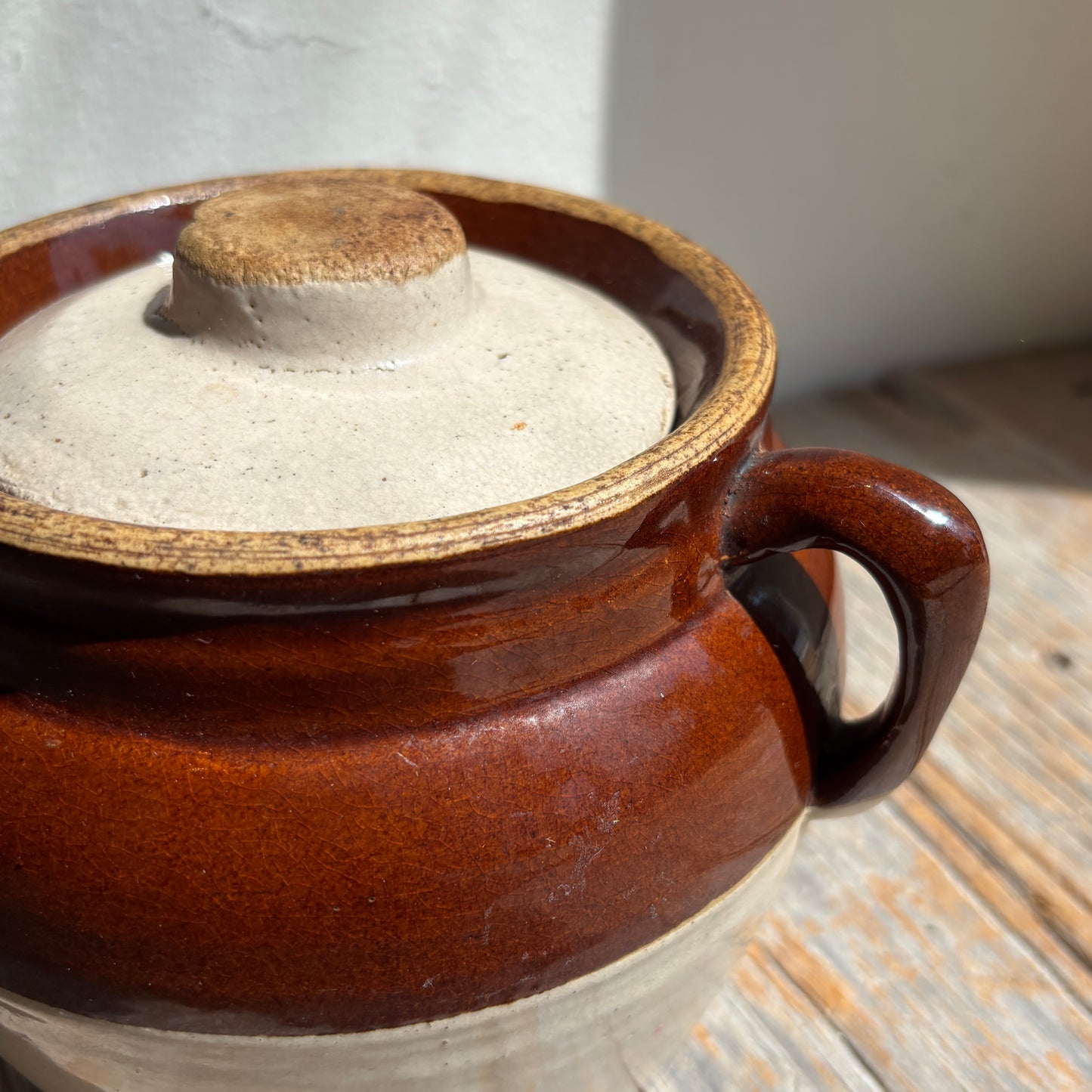 Vintage Two-Toned Bean Pot w/Cream Lid