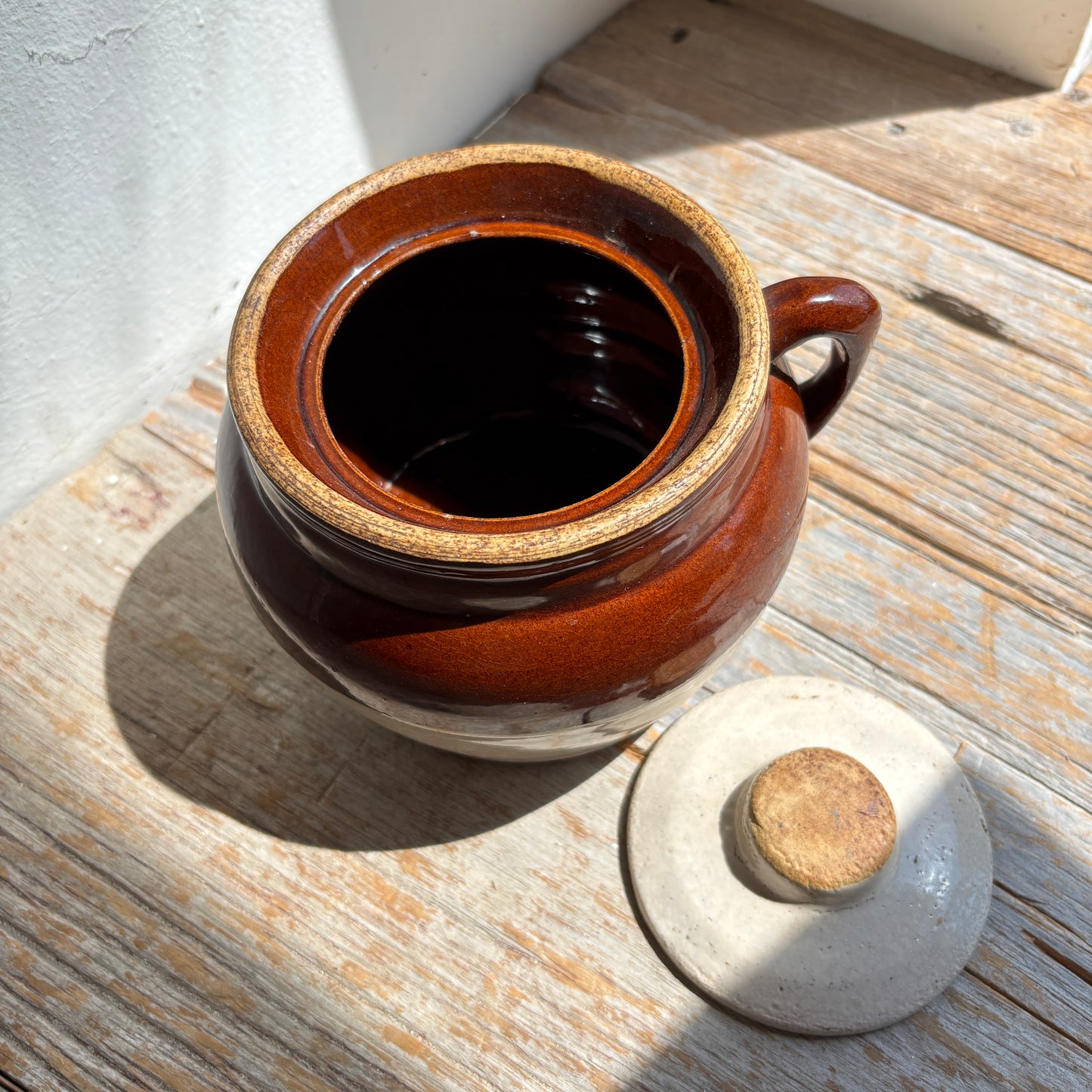 Vintage Two-Toned Bean Pot w/Cream Lid