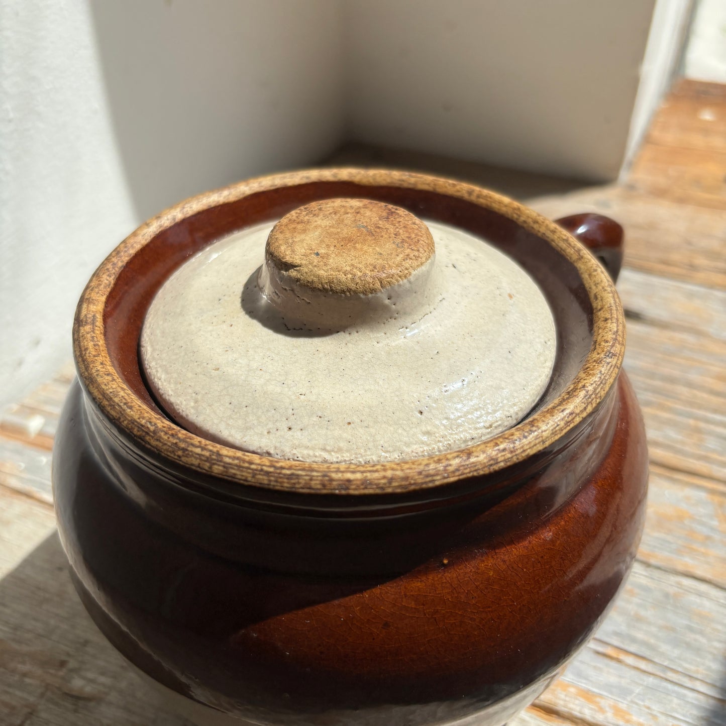Vintage Two-Toned Bean Pot w/Cream Lid