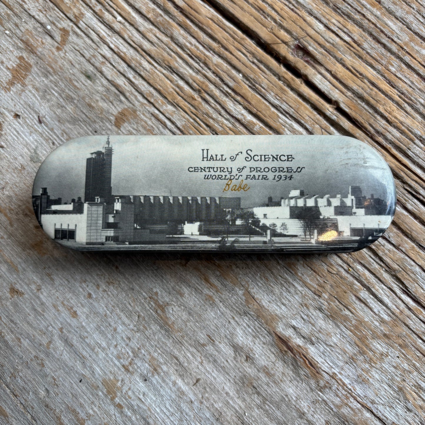 Antique Hall of Science Brush