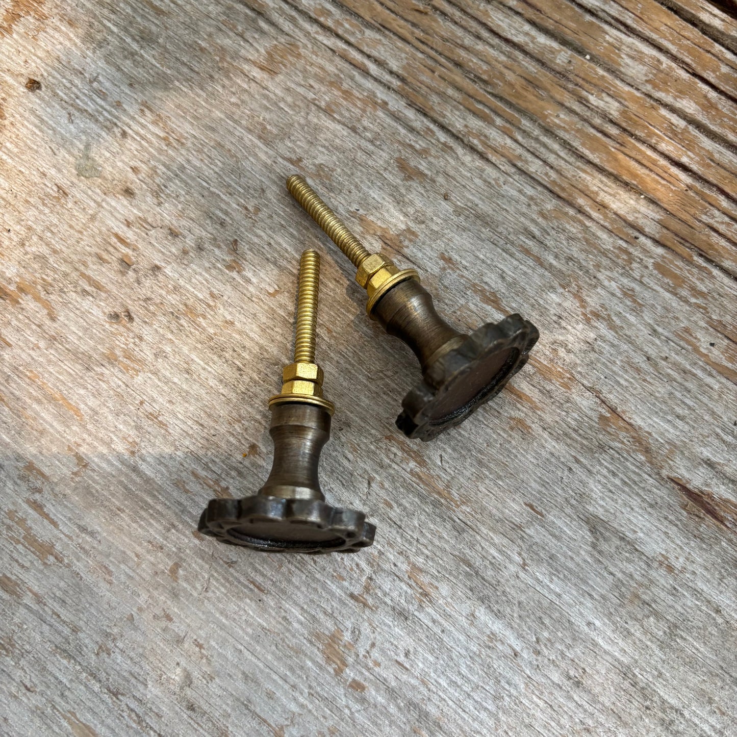 Knob: Iron Flower - Antique Brass