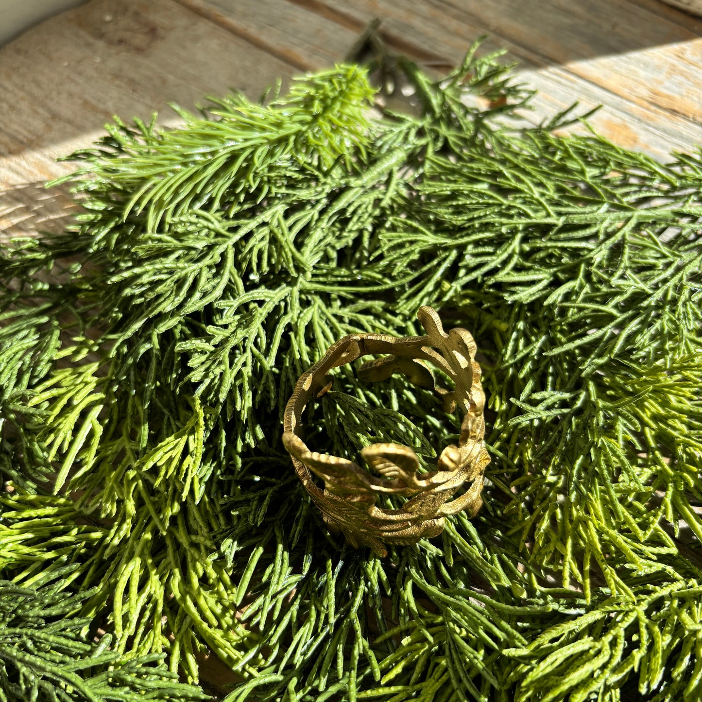 Winterberry Brass Napkin Ring