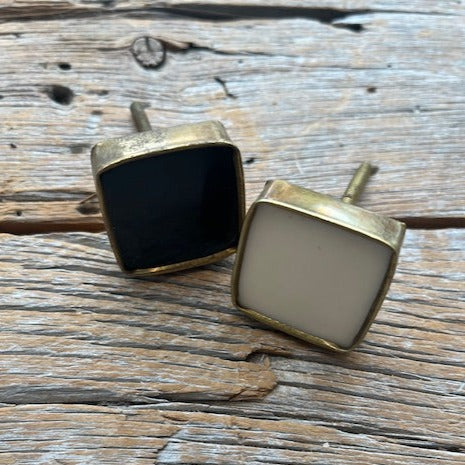 Knob: Square Gold Metal White