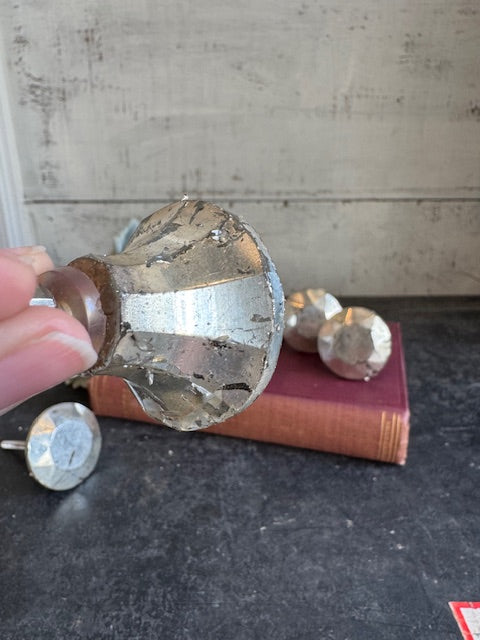 Knobs: Round Faceted - Glimmer