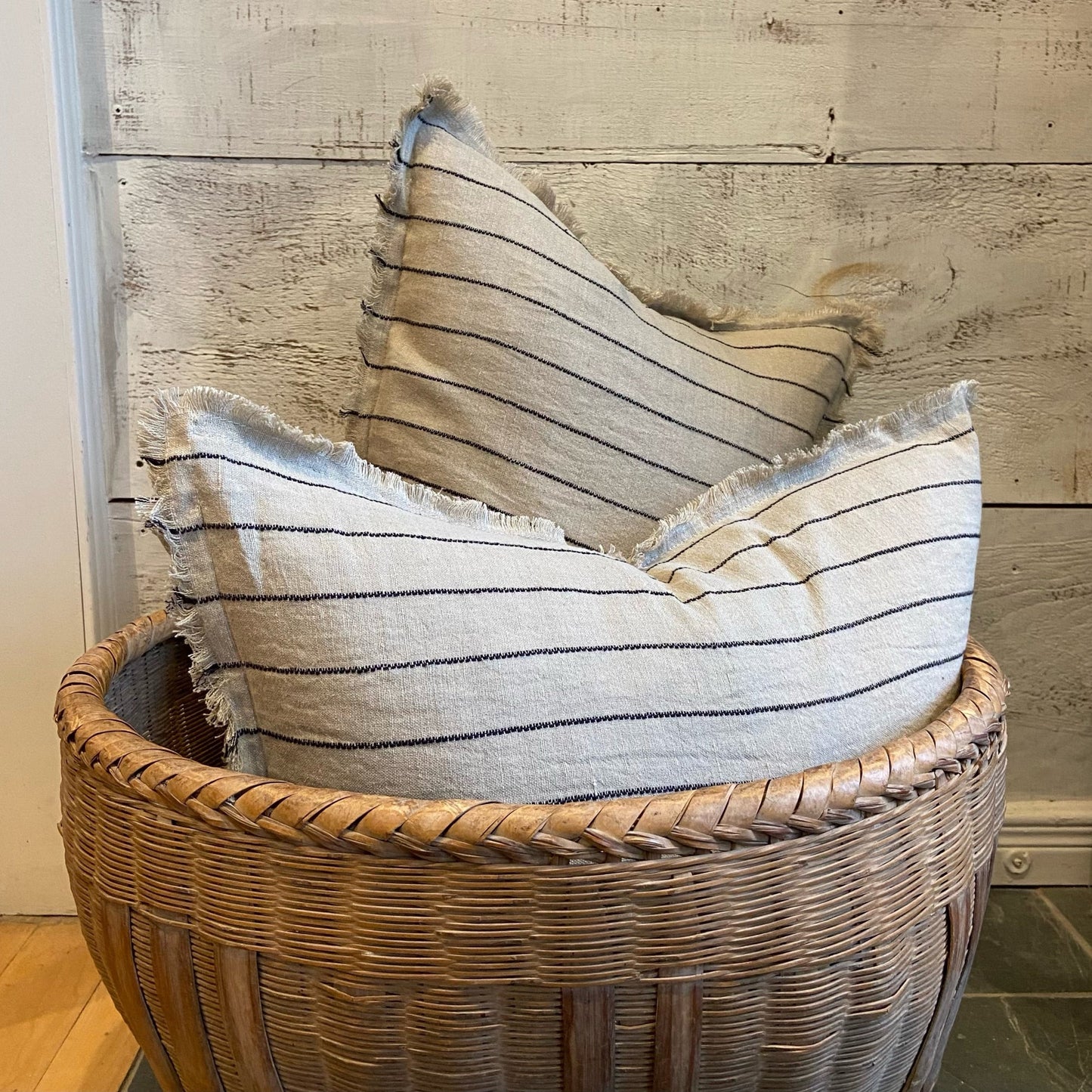 Henry Linen Pillow