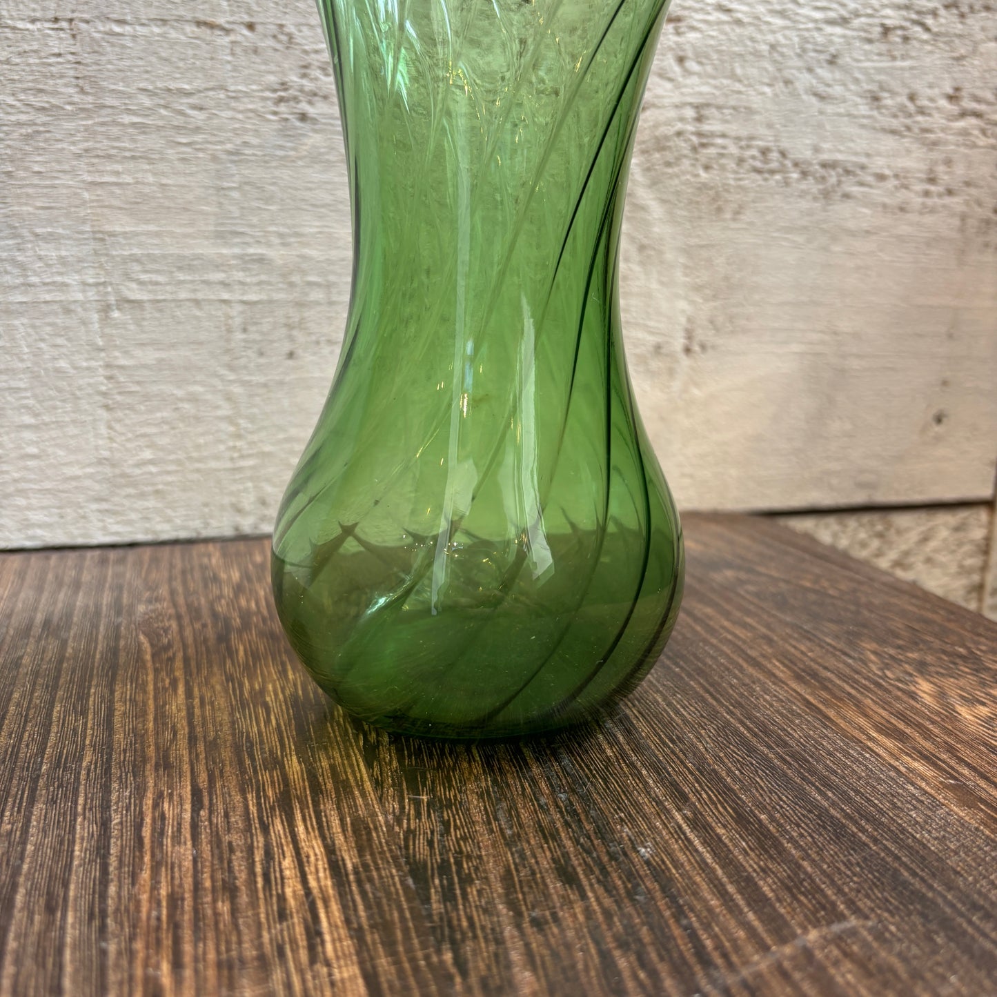 Vintage Hourglass Shaped Vase w/ Scalloped Top - Green