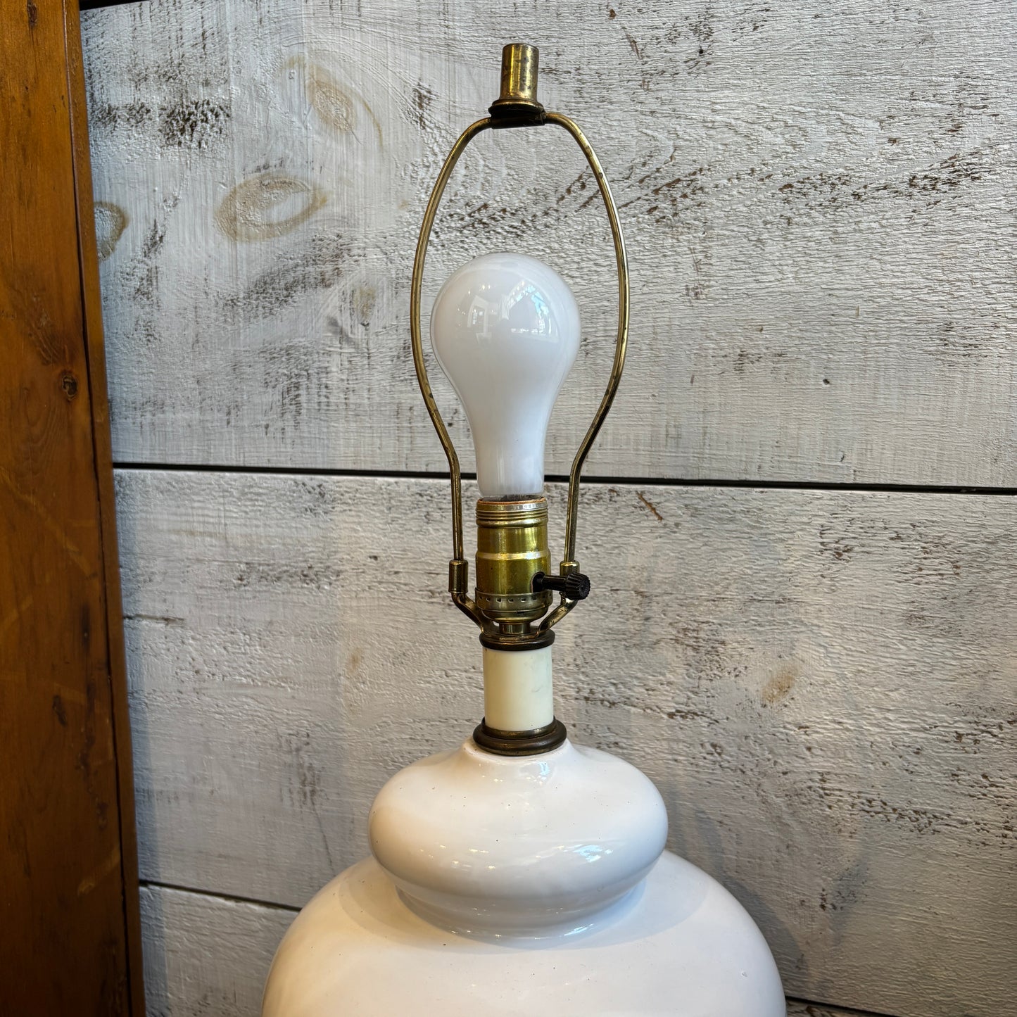 Vintage Ceramic Lamp w/No Shade - White