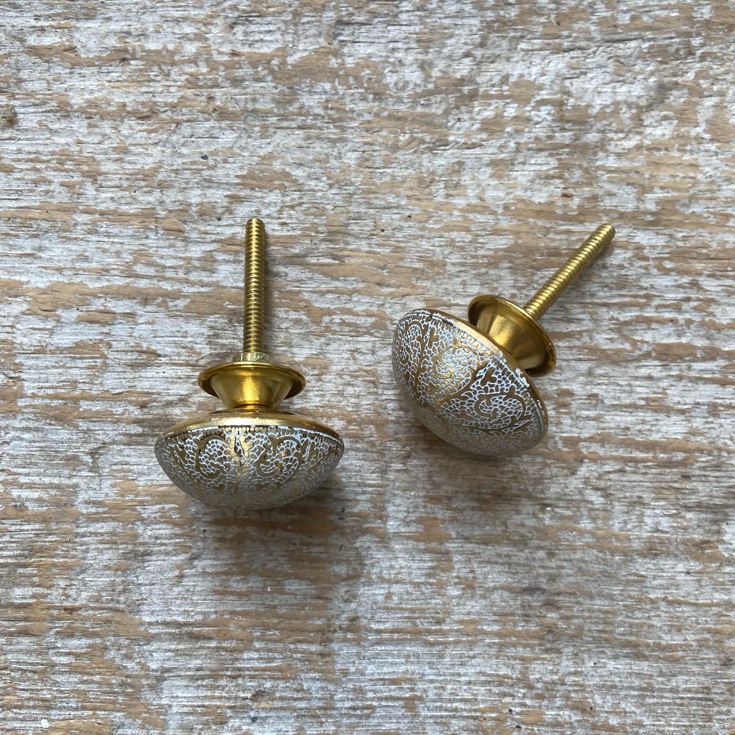Knob: Etched Floral Brass Round
