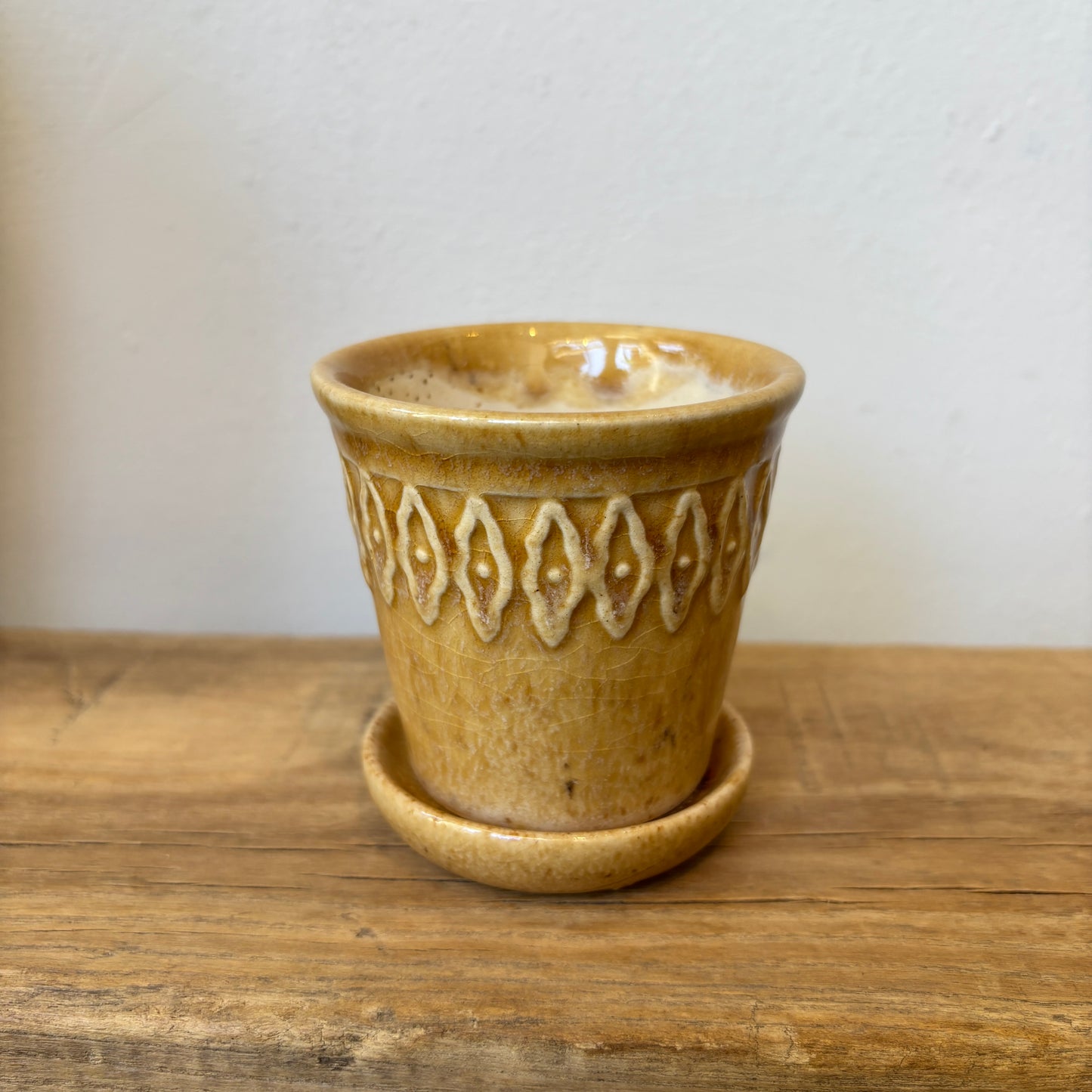 Yellow Diamond Embossed Pot + Saucer