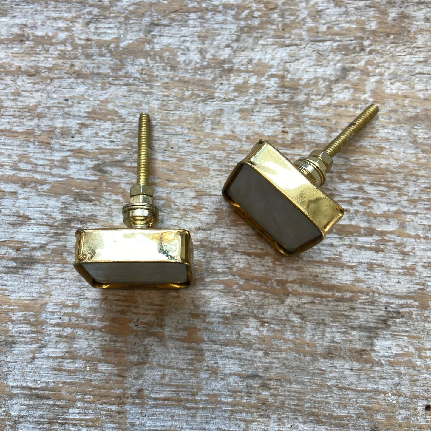Knob: Grey Gold Square