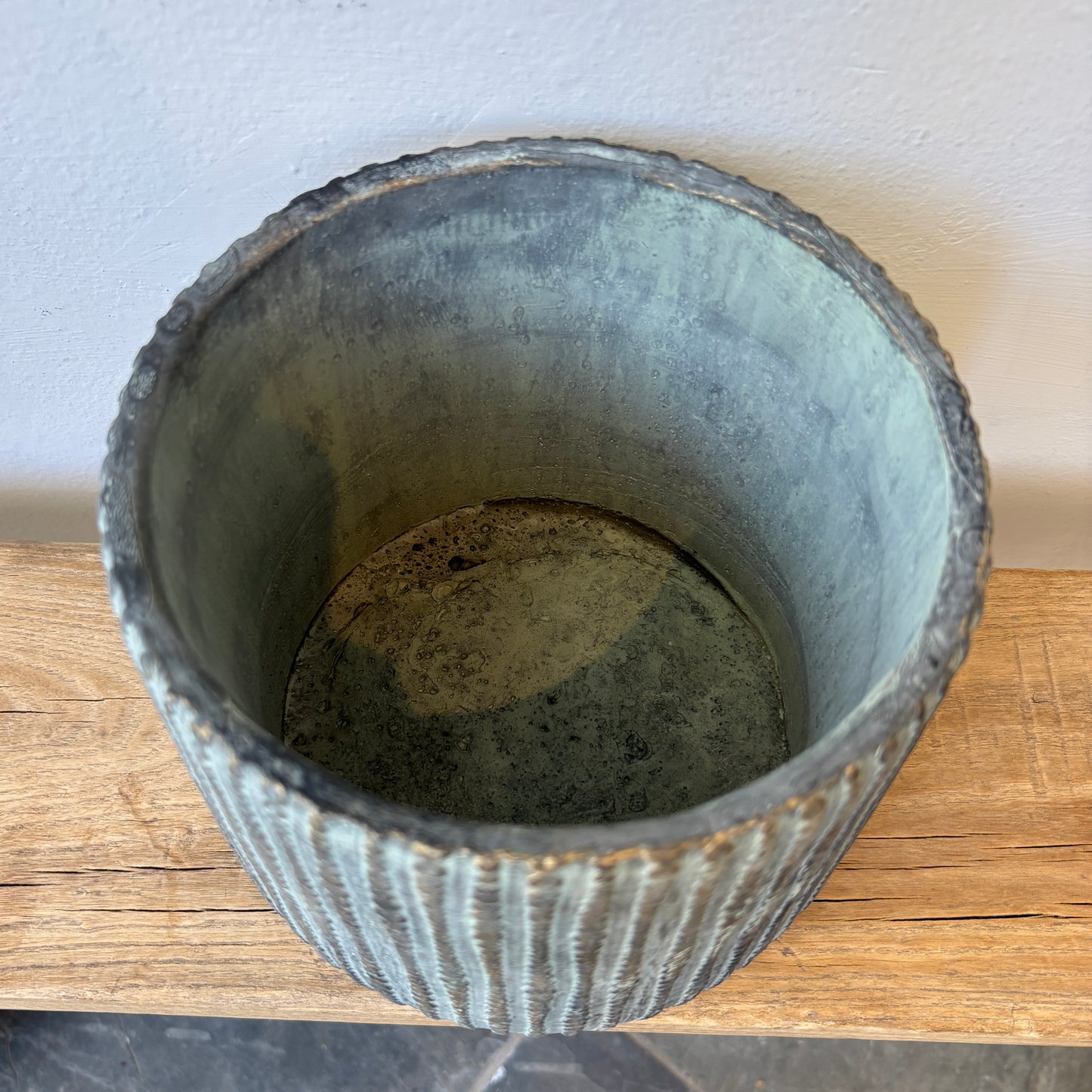 Round Embossed Planter - Green & Gold