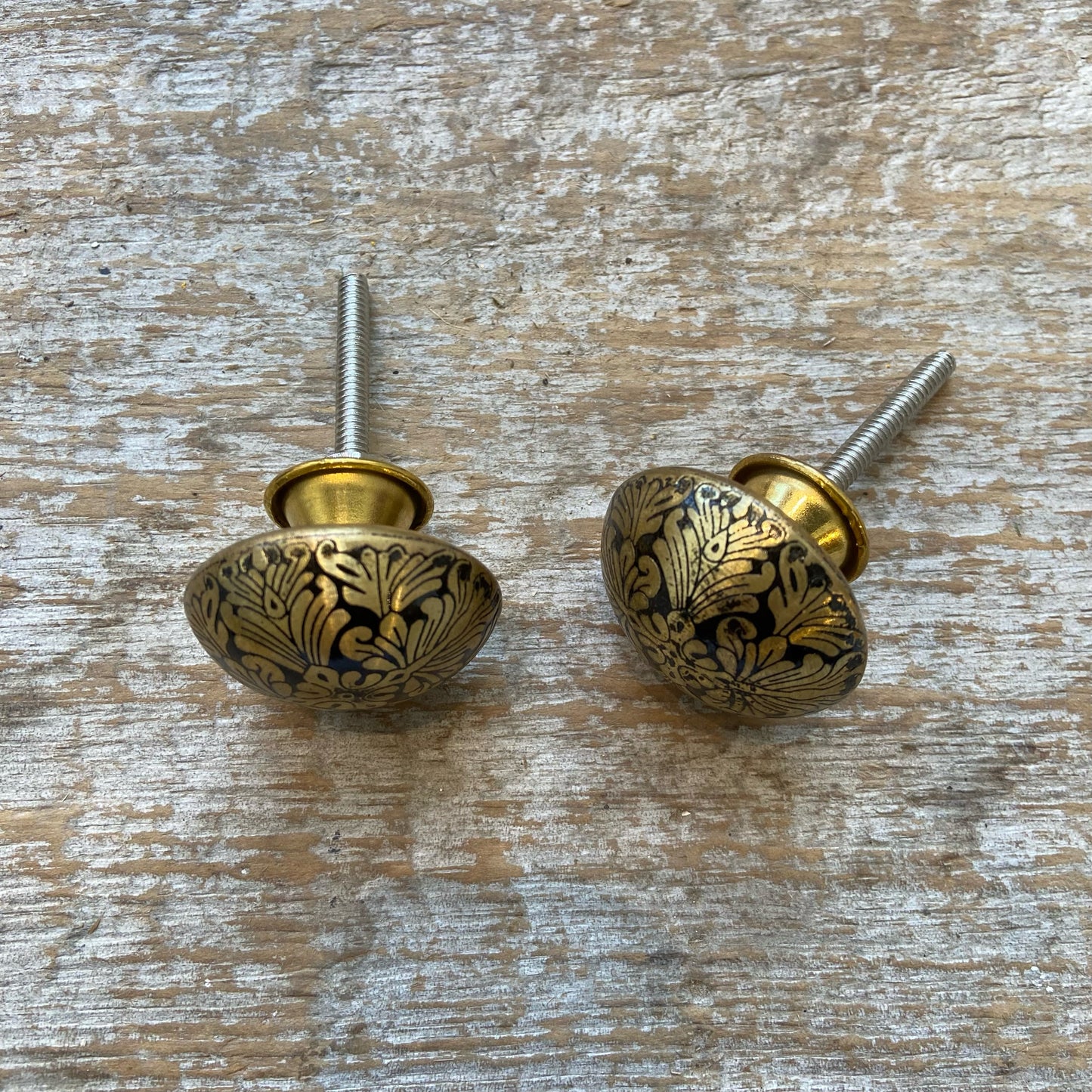 Knob: Etched Brass + Black