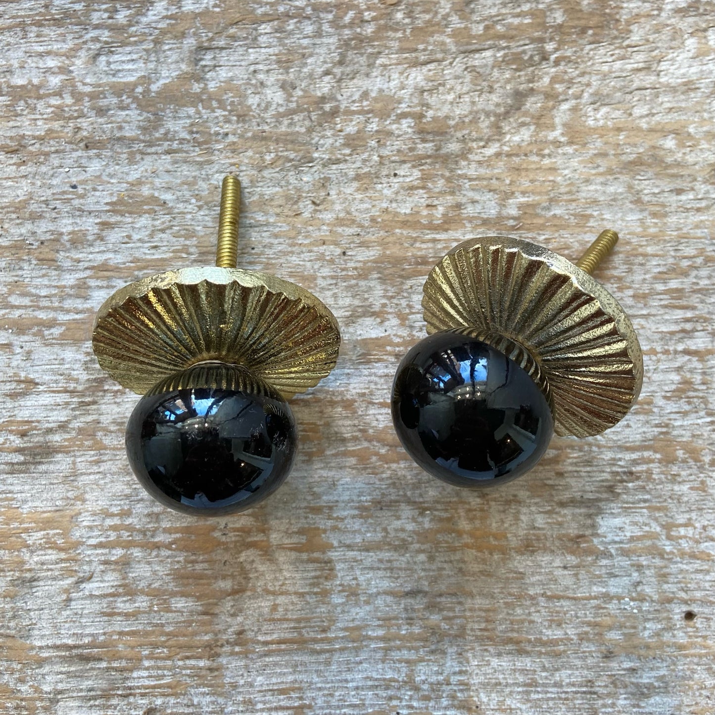 Knob: Ribbed Ceramic Brass + Black