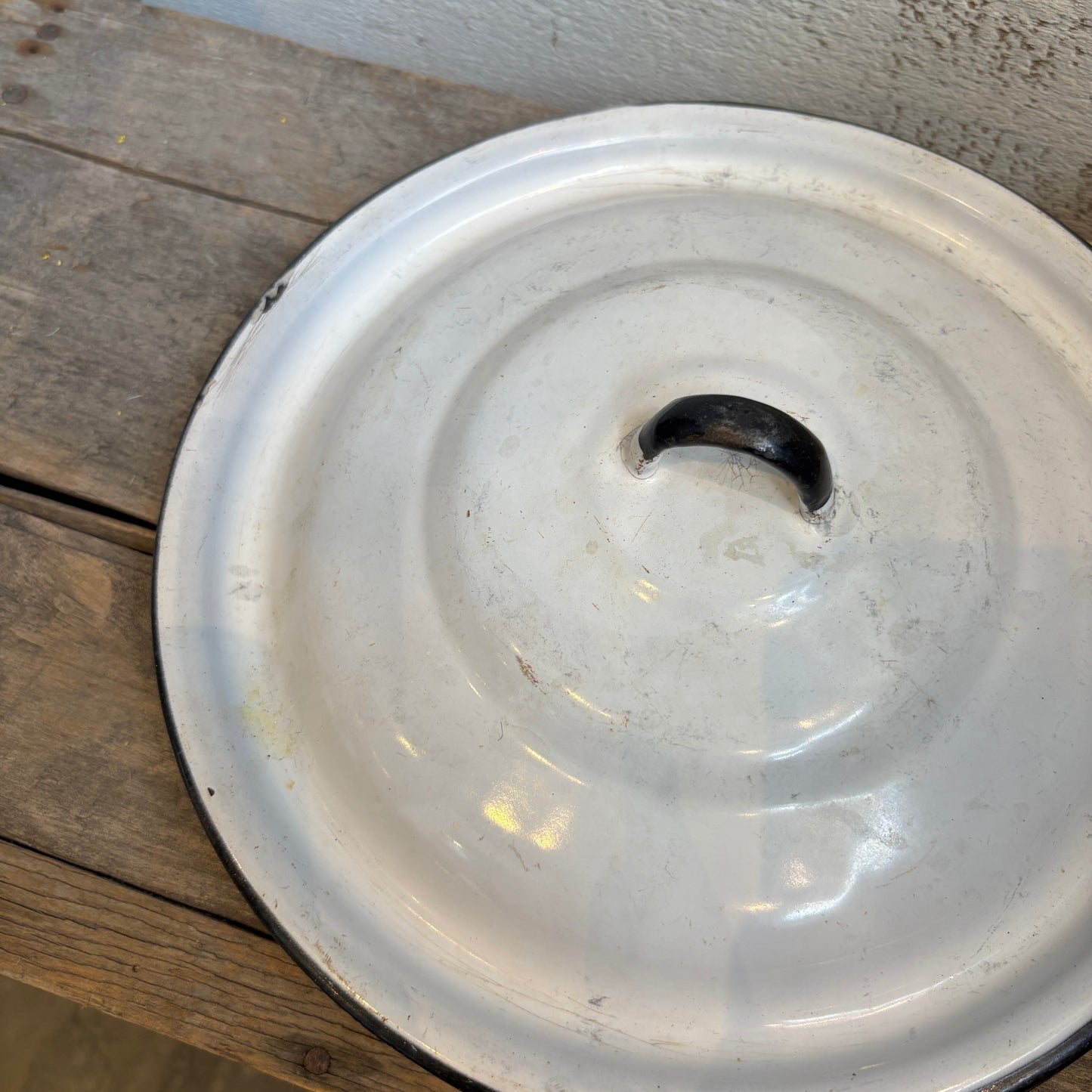 Vintage Enamel Pie Plate w/ Lid