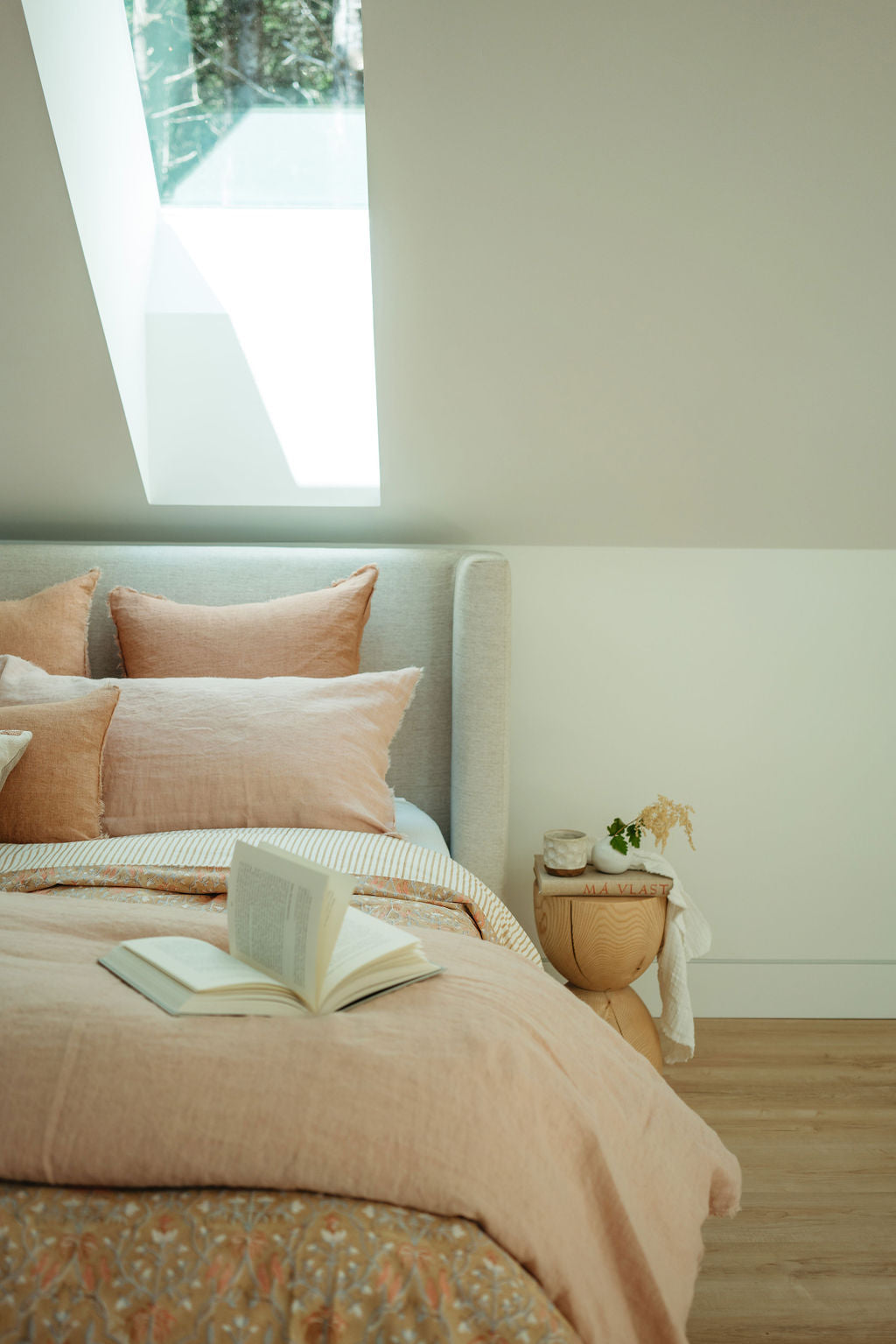 Lina Linen Queen Duvet Set Peony