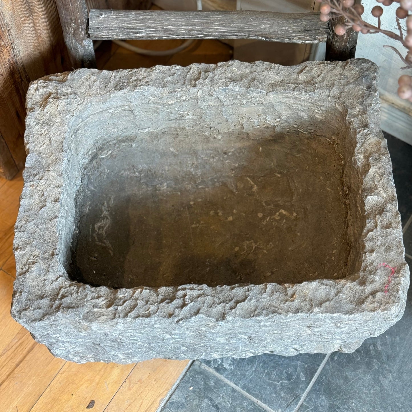 Atlas Vintage Stone Trough