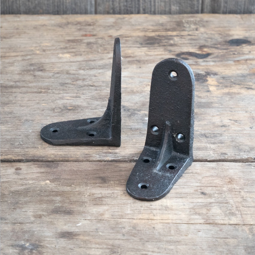 Borris Bracket - Cast Iron