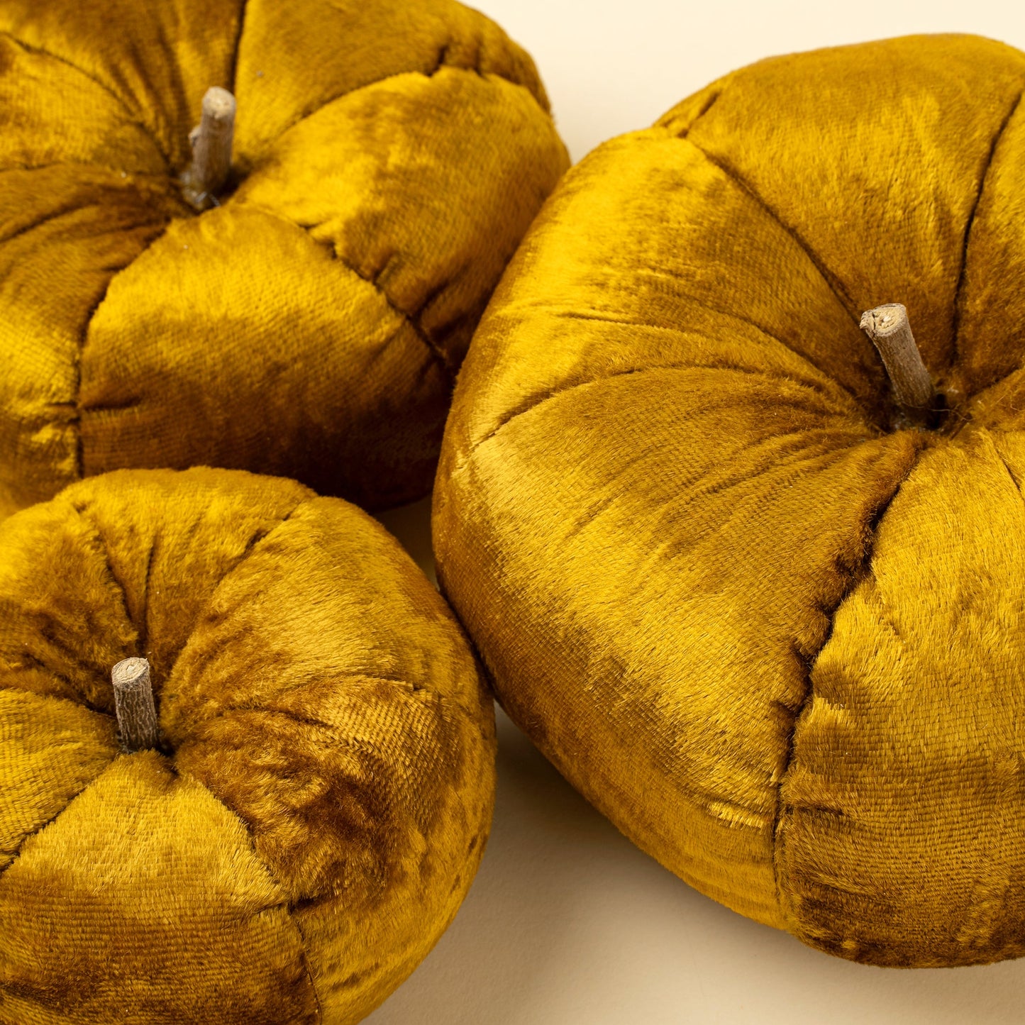 Velvet Pumpkin L
