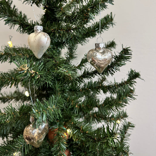 Mini Vintage Heart Ornament: Silver