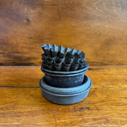 Antique Mini Baking Mold- Scalloped