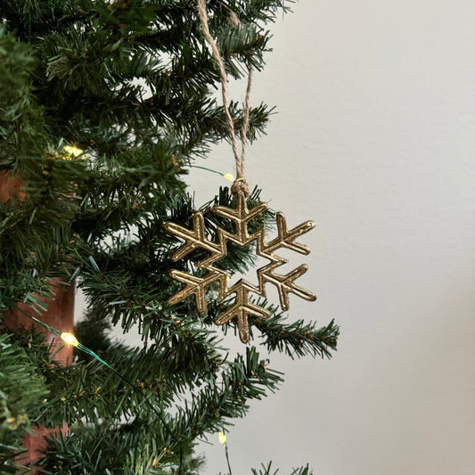 Metal Snowflake Ornament: Gold