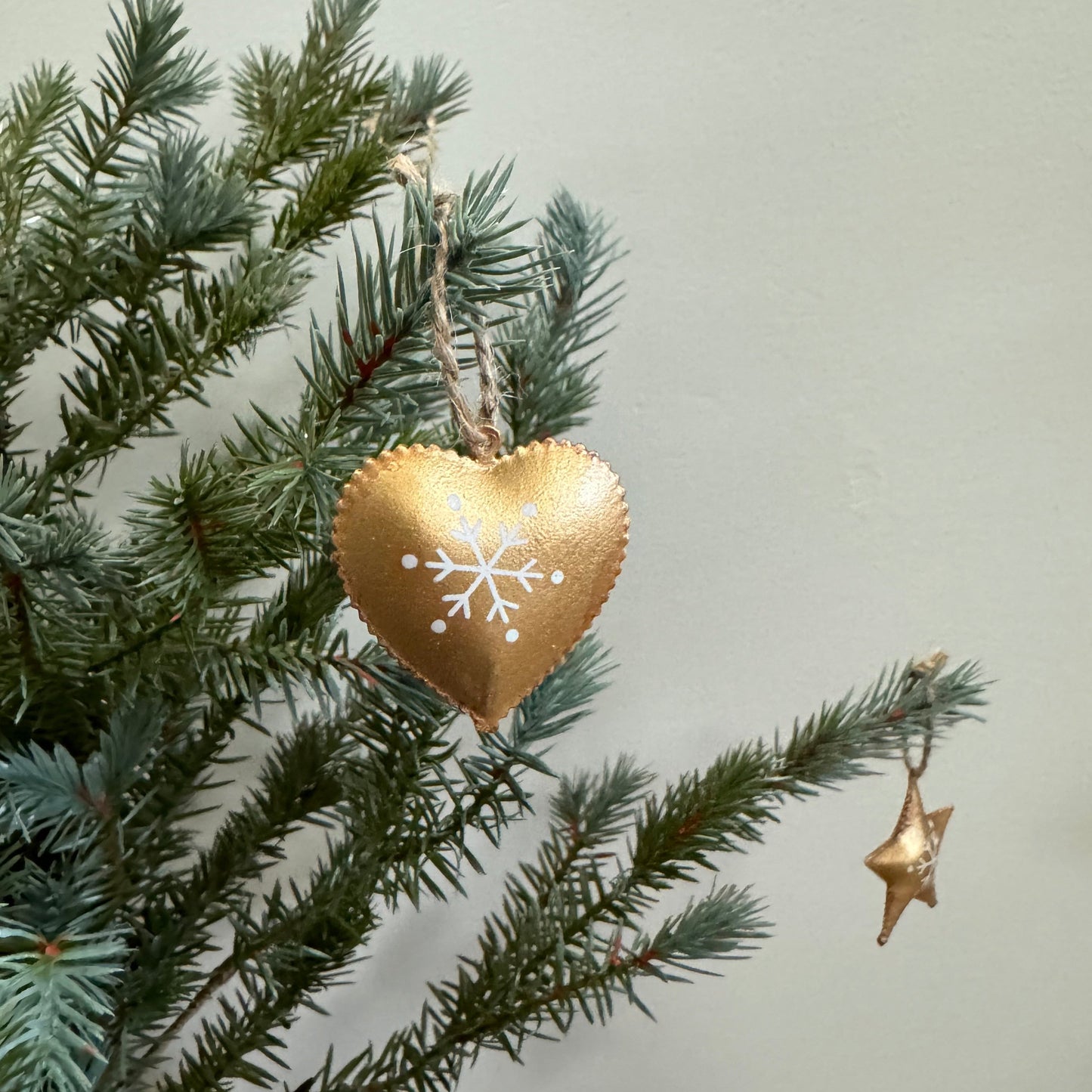 Mini Heart Ornament - White/Gold