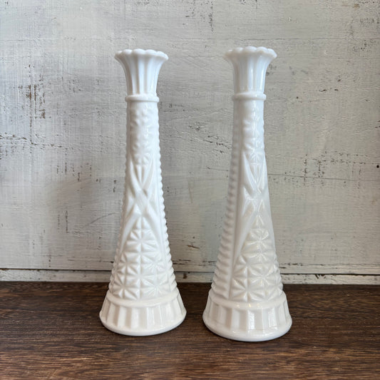 Vintage Milk Glass Vase w/ Scalloped Top - MED