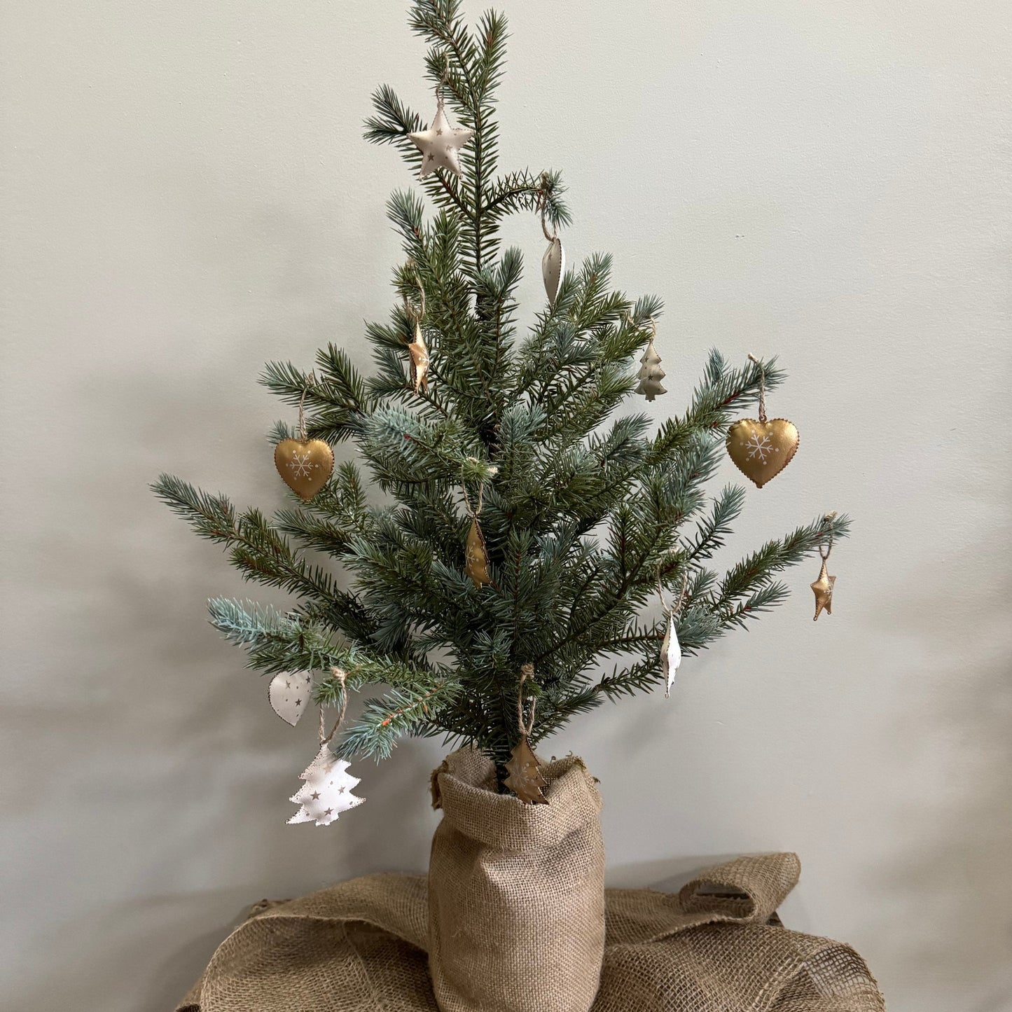 Mini Heart Ornament - White/Gold