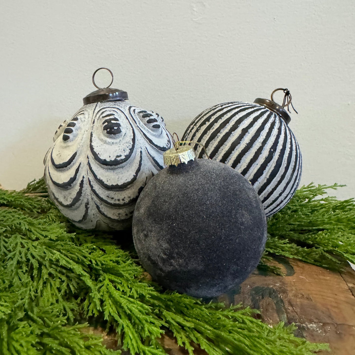 Velvet Glass Ornament: Grey