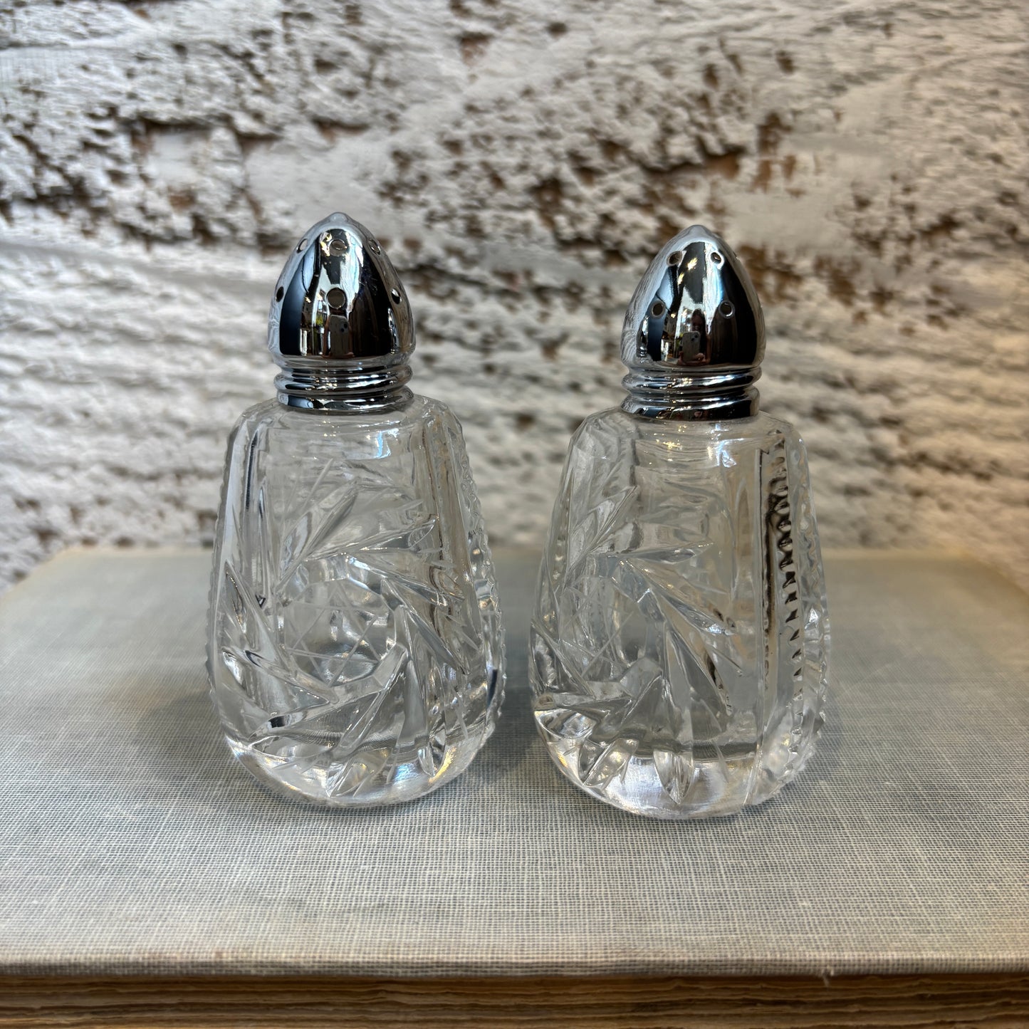 Vintage Pinwheel Salt & Pepper Shaker Set
