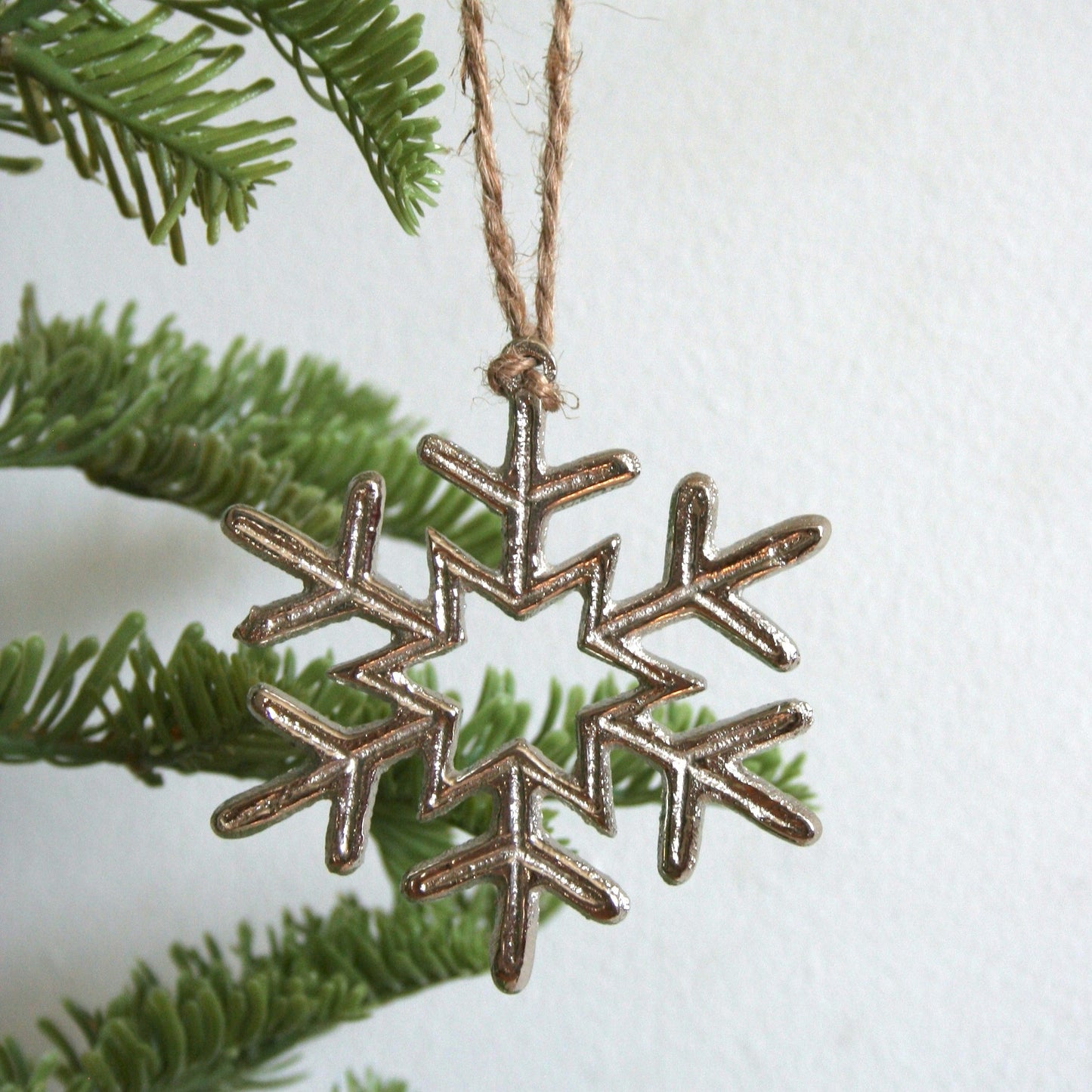 Metal Snowflake Ornament: Silver