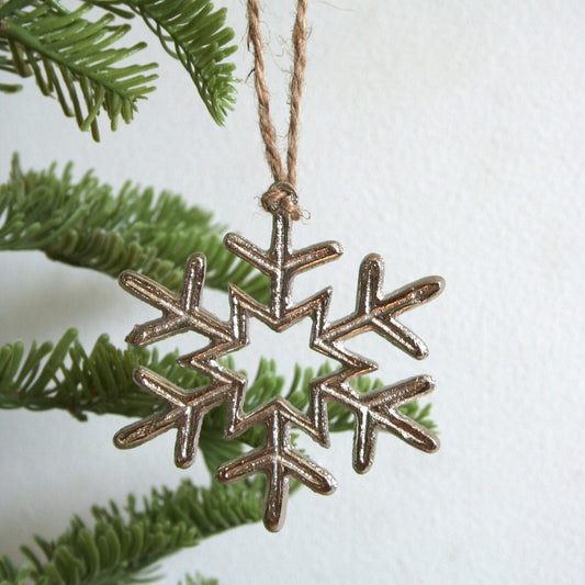 Metal Snowflake Ornament: Silver