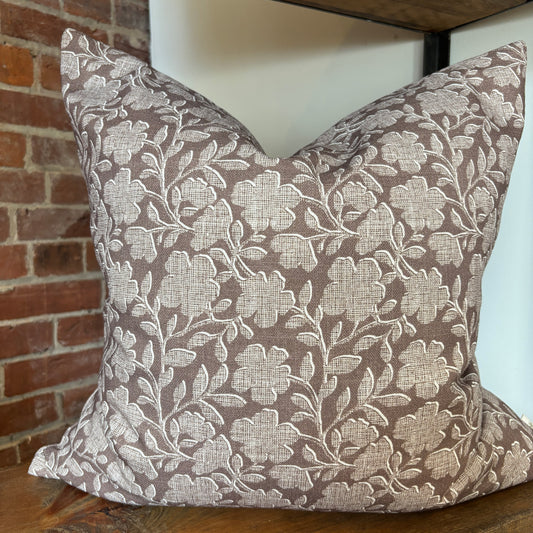 Hazel Pillow - 20x20