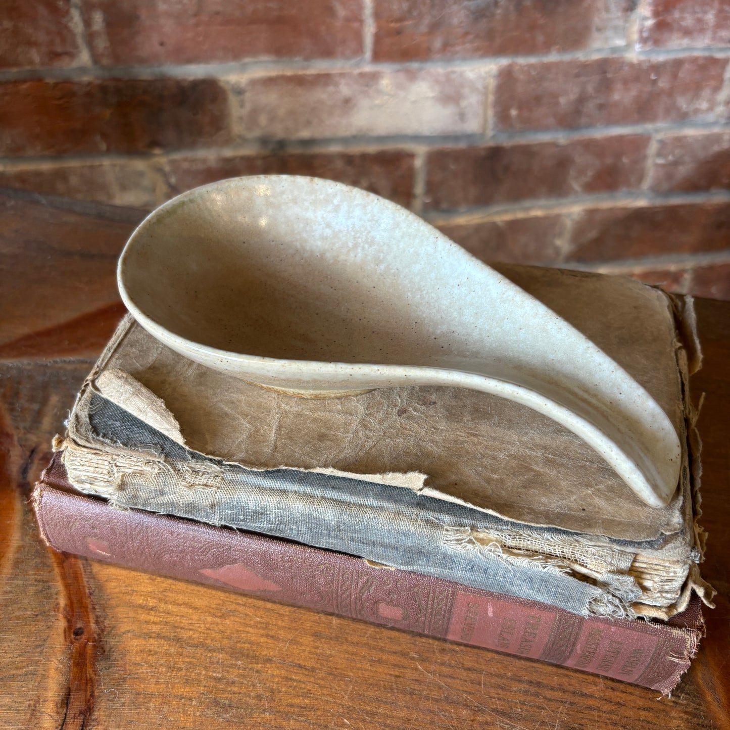 Sable Ceramic Spoon Rest