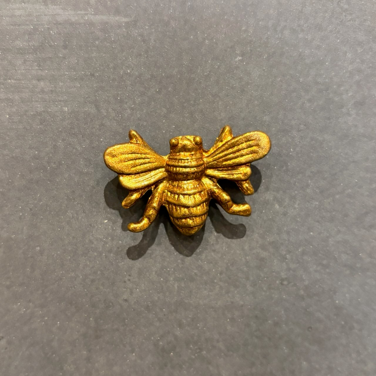 Pewter Bee Magnet w/ Gold Finish
