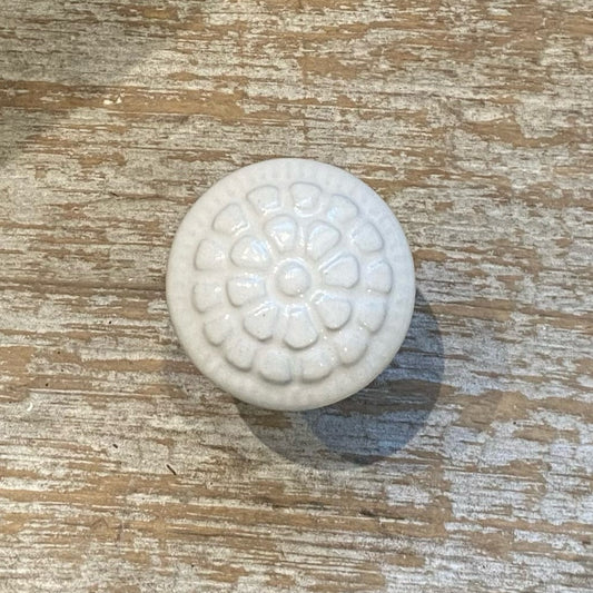 Knob: Embossed Ceramic - Ivory