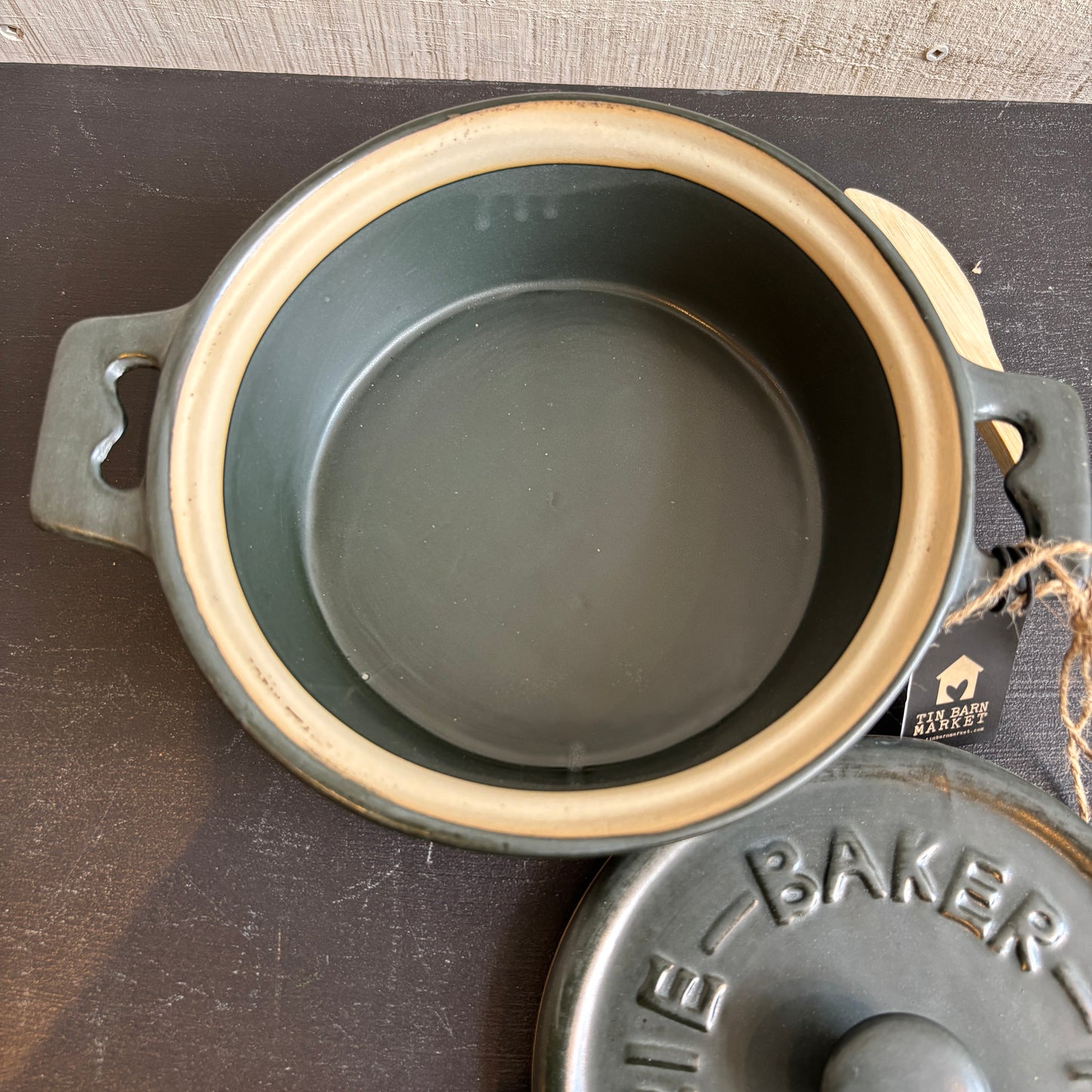 Stoneware Brie Dish w/ Spreader