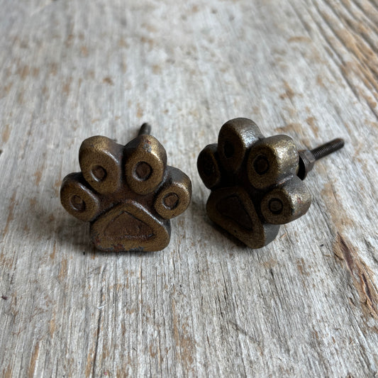 Knob: Iron Paw- Antique Brass
