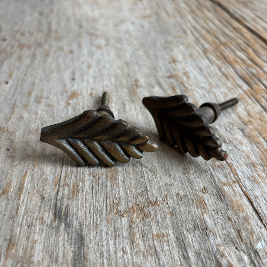 Knob: Iron Leaf- Antique Brass