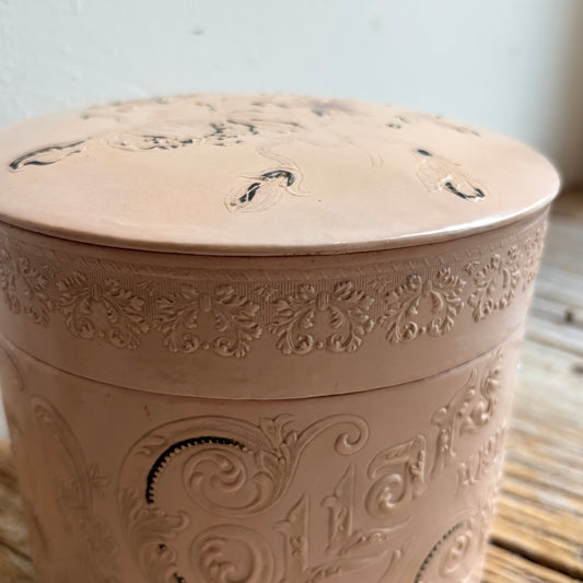 Antique Victorian Collars & Cuffs Pink Round Box