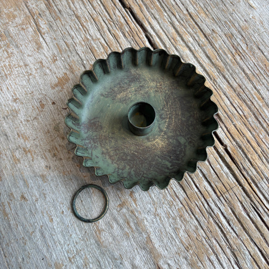 One World Candleholder - Pie Crust Shape