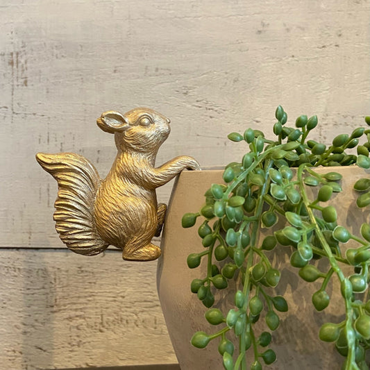 Pot Holding Squirrel - Gold