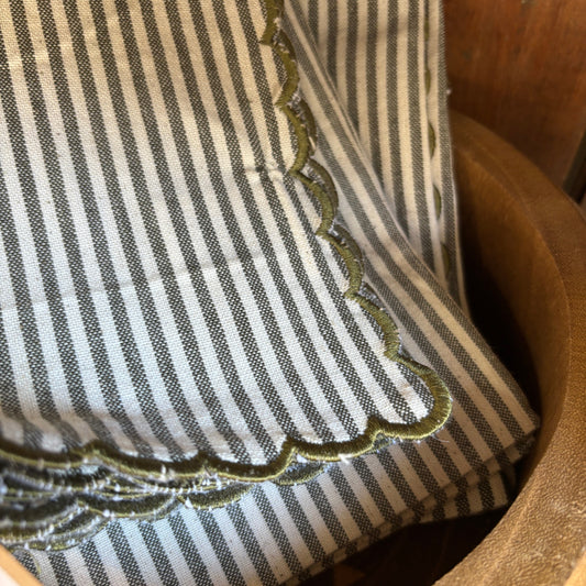 Green Scalloped Stripe Cotton Napkin