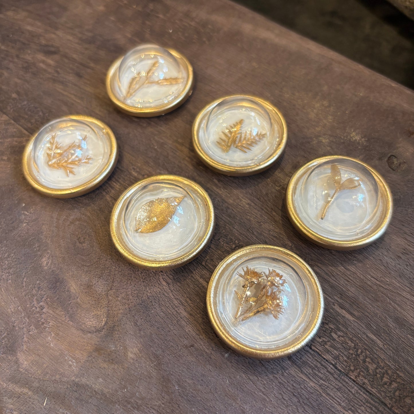 Gold Metal Magnets w/Gold Greenery